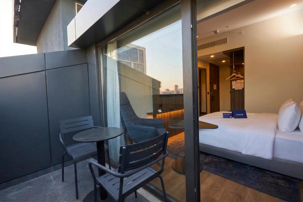 Holiday Inn Express Istanbul - Airport Arnavutkoy by IHG - Camera Queen Standard Con Balcone