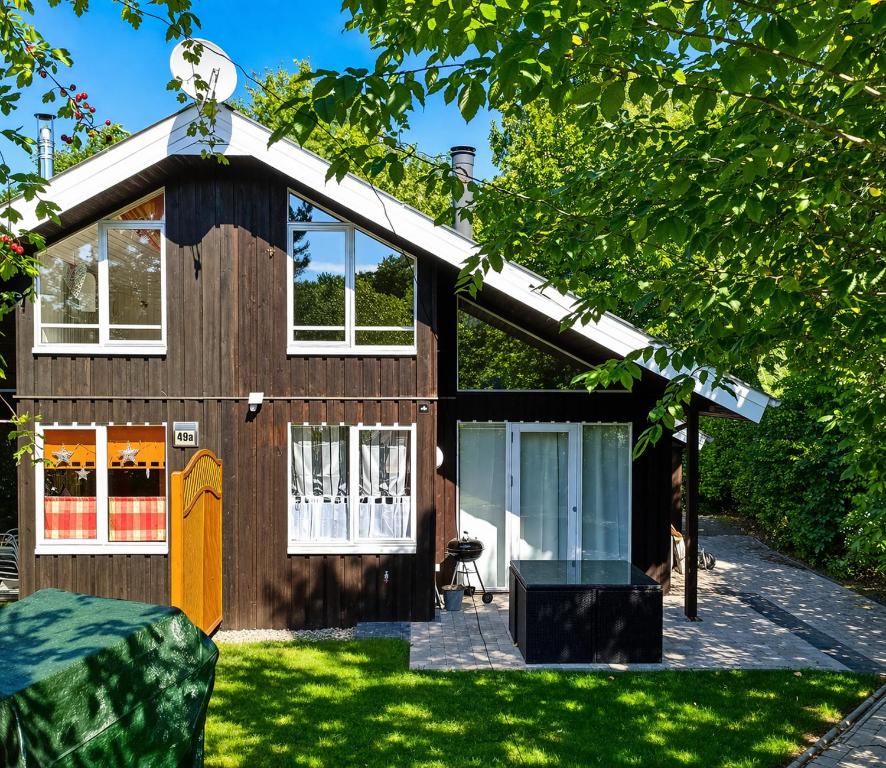 PREMIUM-Ferienhaus für 5 Gäste - Sauna, Wald u. Berge Extertal-Ferienpark #49 - Hizvo