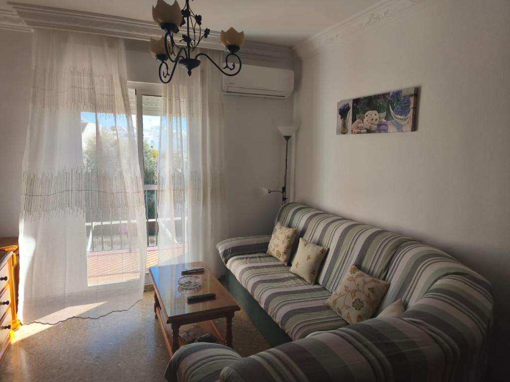 Apto en Conil con Plaza de Parking y Aire Acondicionado