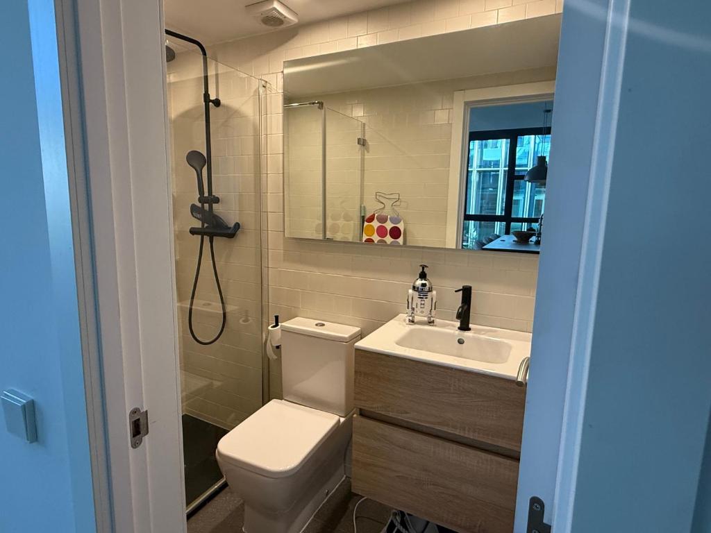 Spacious Loft with Terrace - 15min train airport