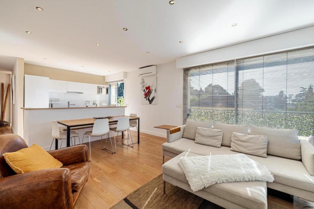 8 SAISSY - 2 bedroom apartment rooftop terrace 10 min Palais