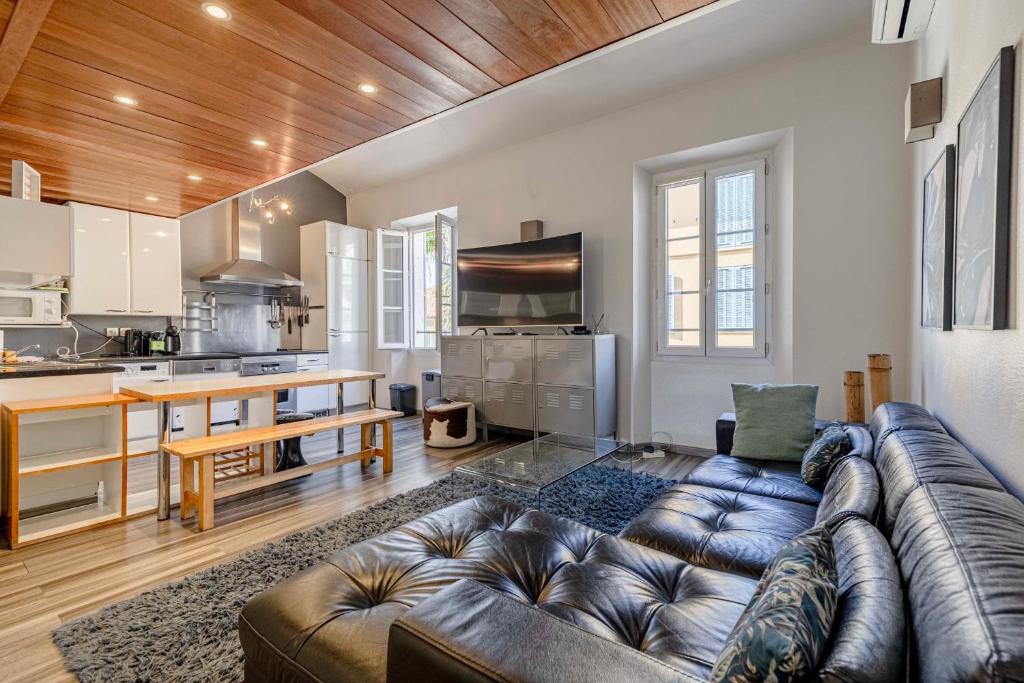 18 RIOUFFE - Rare 2-bedroom apartment 50m from the Croisette