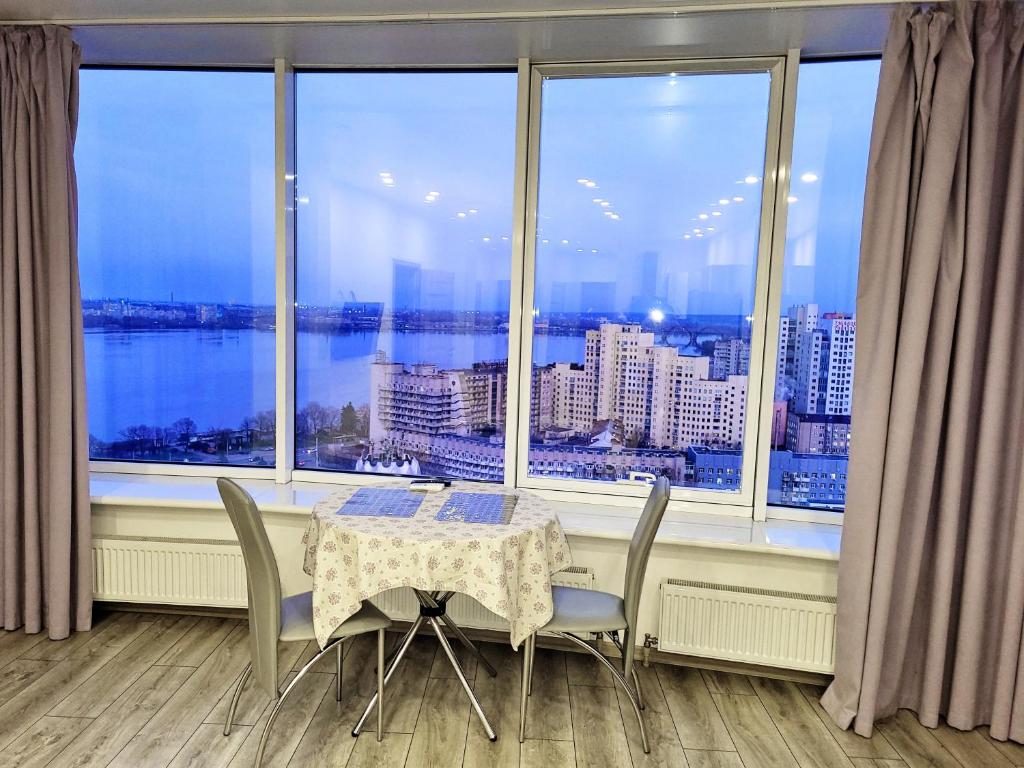 Hotels: Apartamenty Sky v Most Syty, 2 komnaty, Vyd na reku, Balkon, Novyi dom, Dnipro