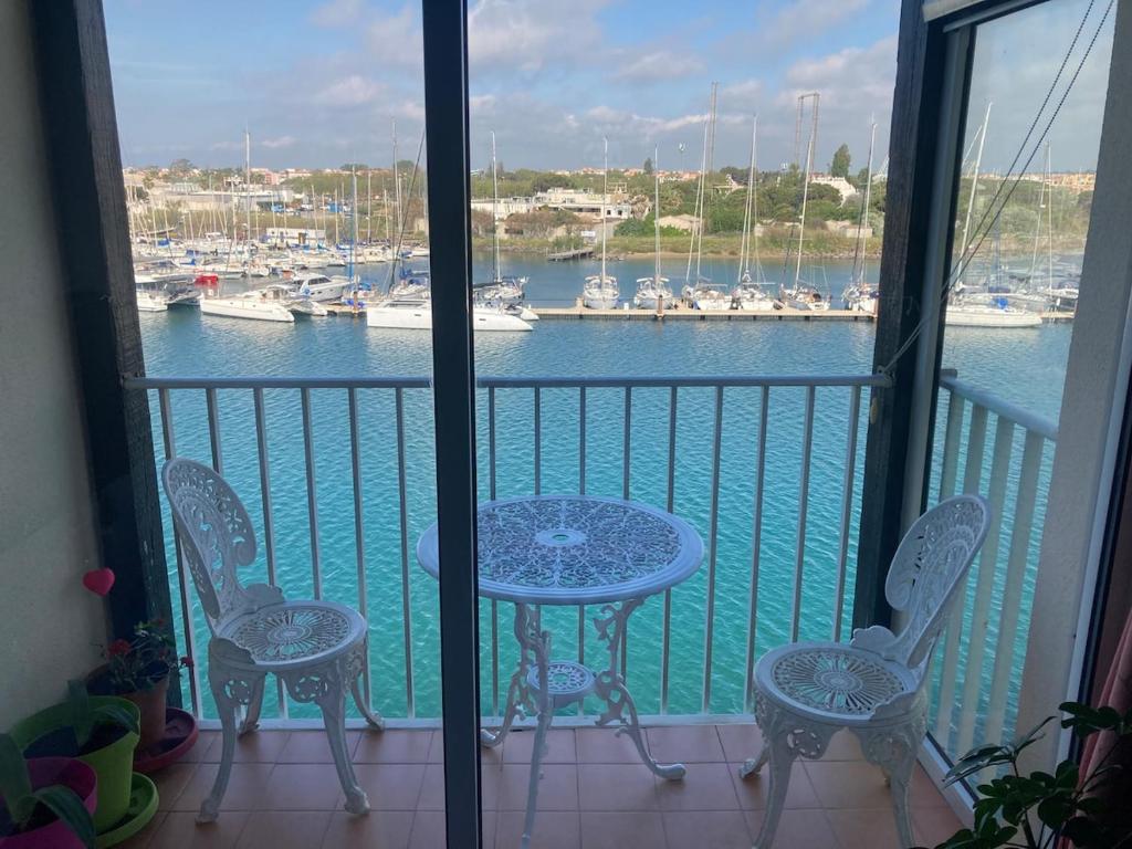 Vue magnifique sur le port