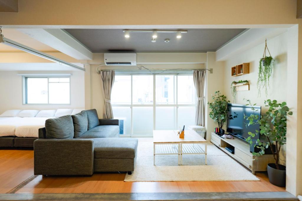 Tasone Stay OSAKA SG203