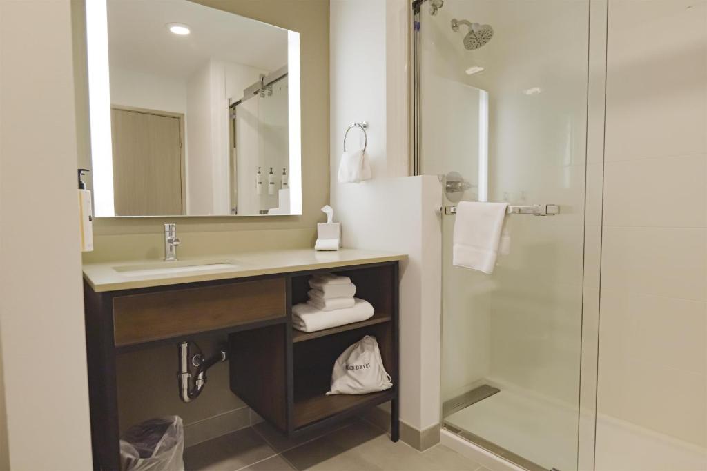 Hilton Garden Inn Clackamas Portland - Suite Junior Con Cama Extragrande