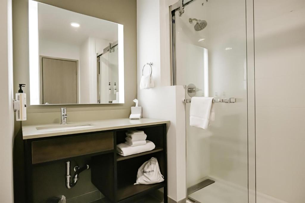 Hilton Garden Inn Clackamas Portland - Habitación King