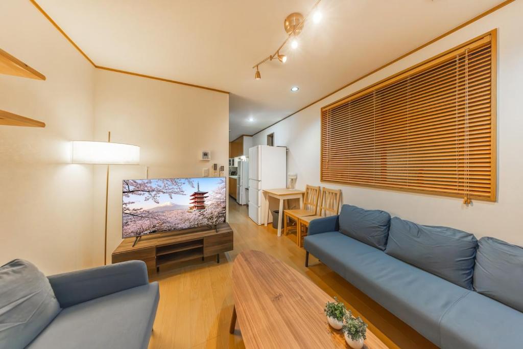 Good access to Haneda Airport, 7 mins walk from the station, Maximum 8 ppl