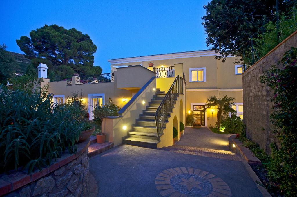 Fotografie z fotogalerie ubytování Hotel Villa Ceselle v destinaci Anacapri