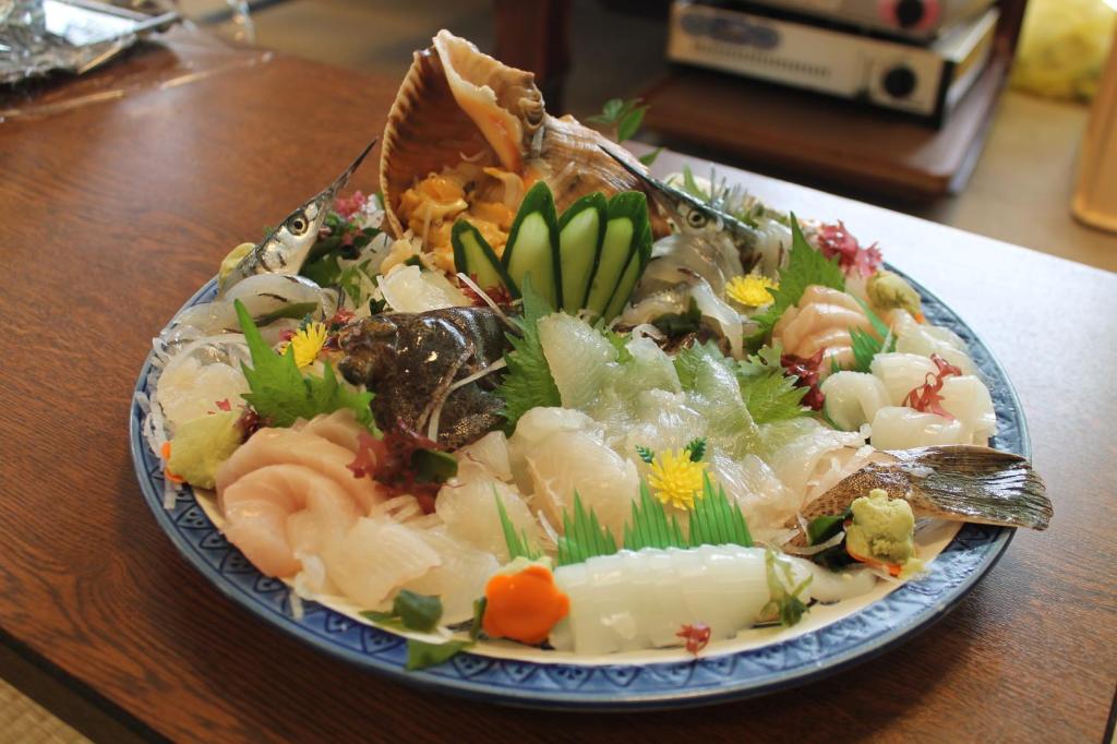 旅館の敷地内または近くでの食事または食べ物