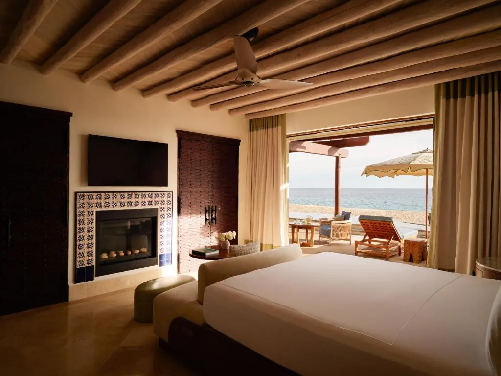 Two-Bedroom Pedregal Suite - Beachfront