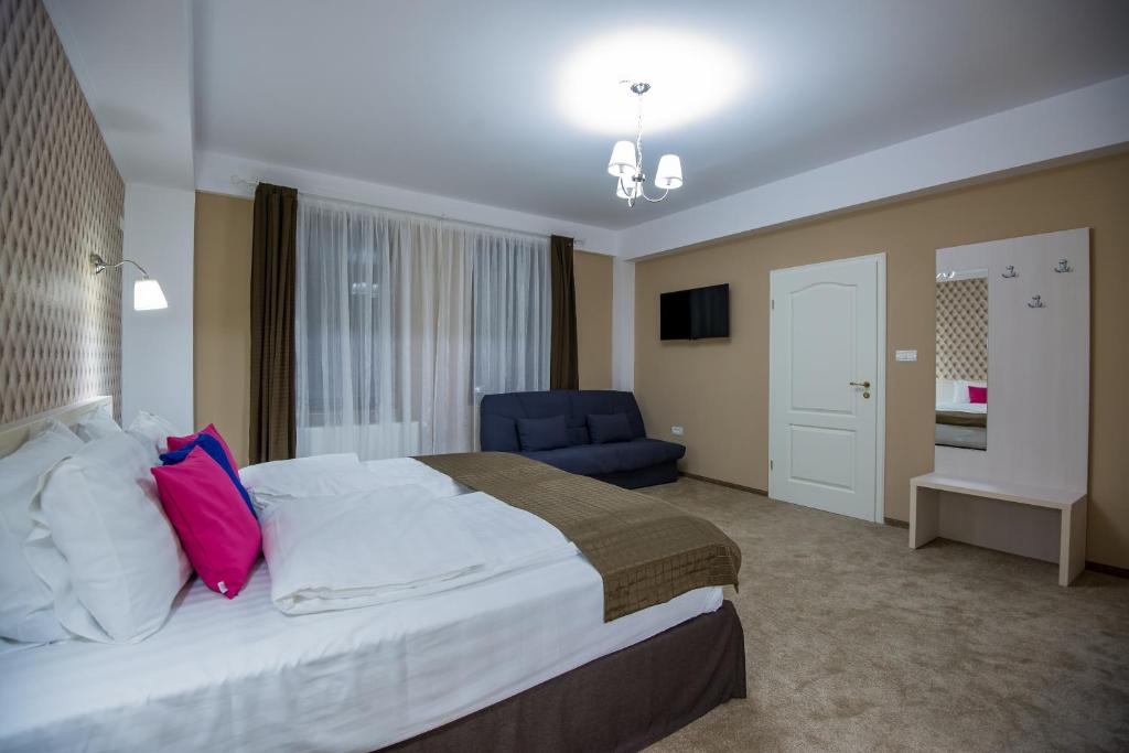 French Boutique - Junior Suite