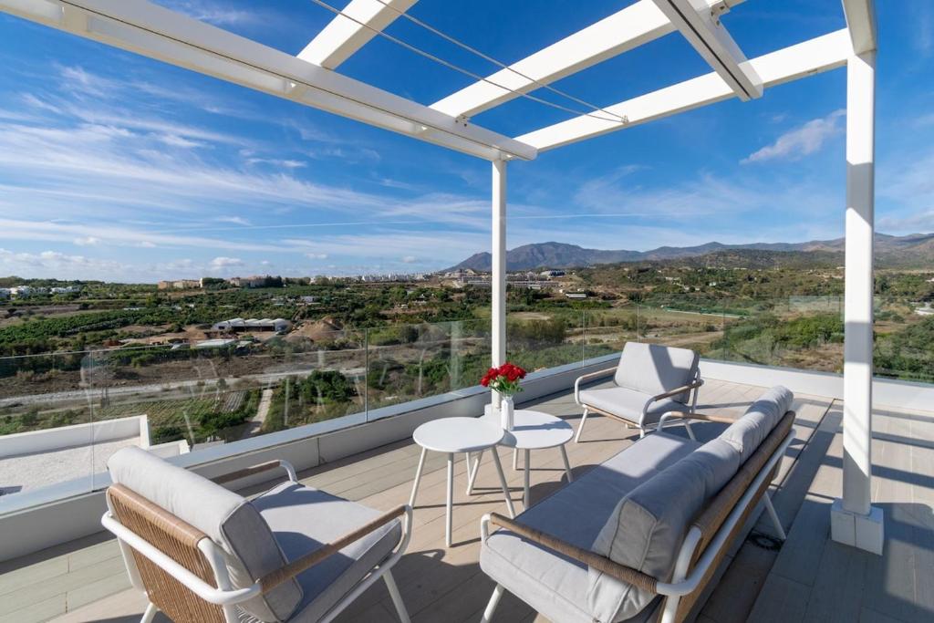 2BR Duplex Penthouse with spectacular views!