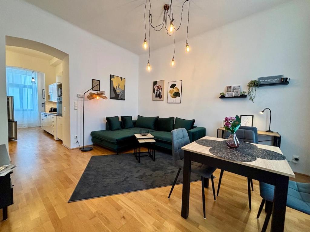 2BR Stylish Modern City Apartment - 15 minutes to Viennas city center