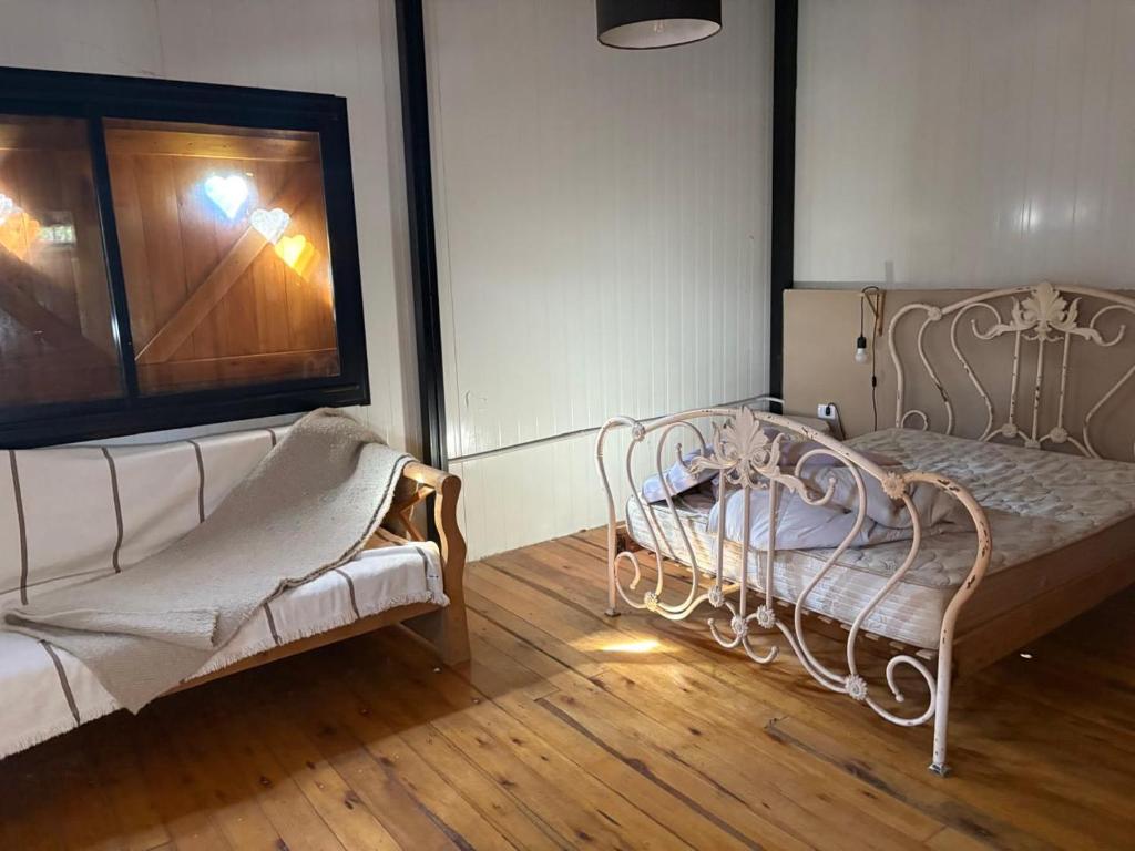 Suma Qamaña - Casa en la montaña al lado del río