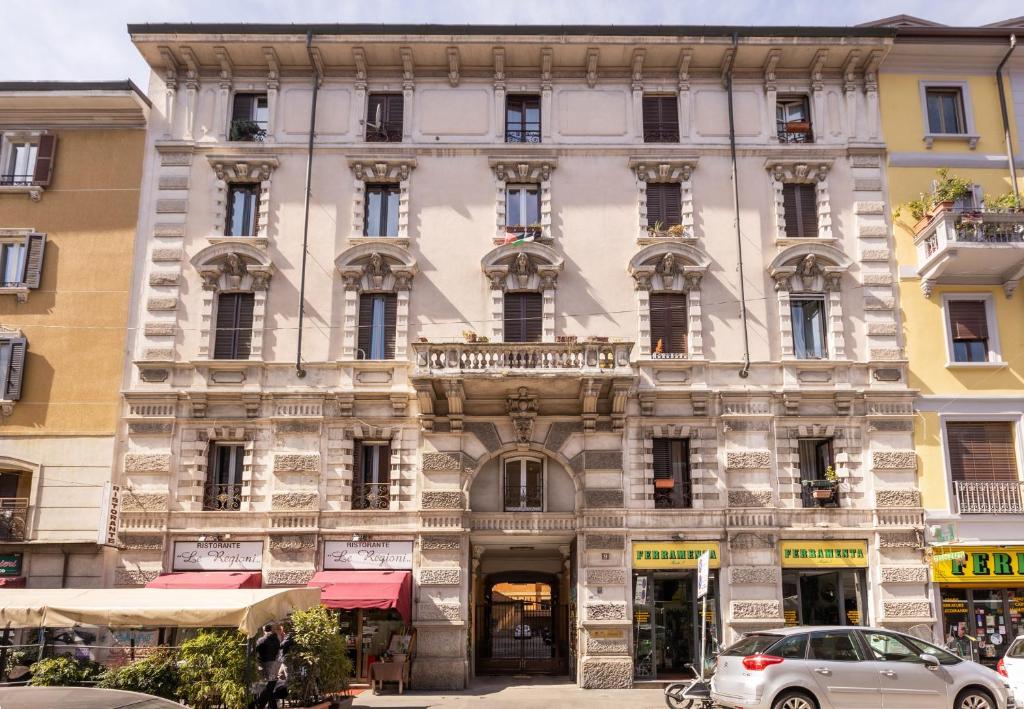 MILAN PRESTIGE HOUSE - 2 Min Metro Isola & Garibaldi