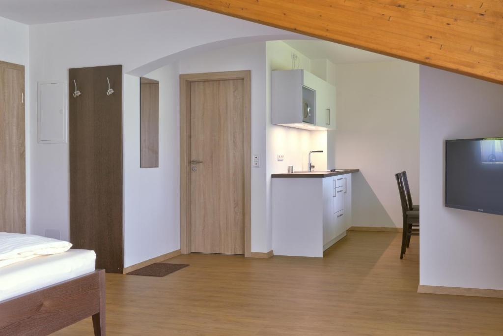 Gästehaus am Lindenhain - 12