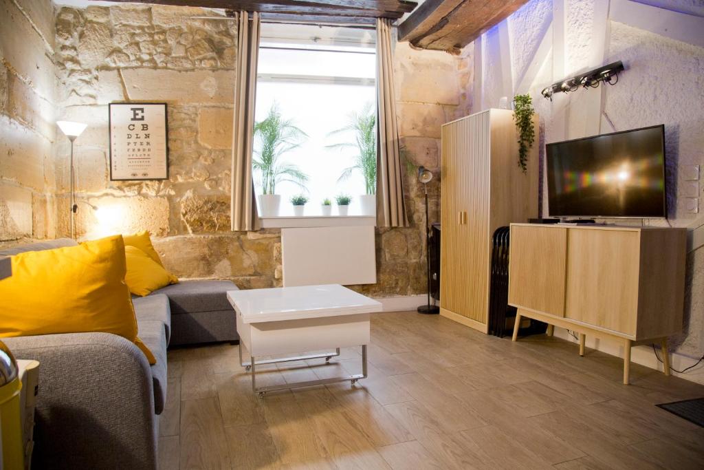 Valentine - Authentic Design Large Studio Notre-Dame Seine Walk