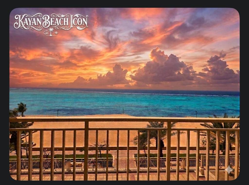 a view of the ocean from the balcony of a beach at كيان ايقونة الشاطئ ｋａｙａｎ in King Abdullah Economic City