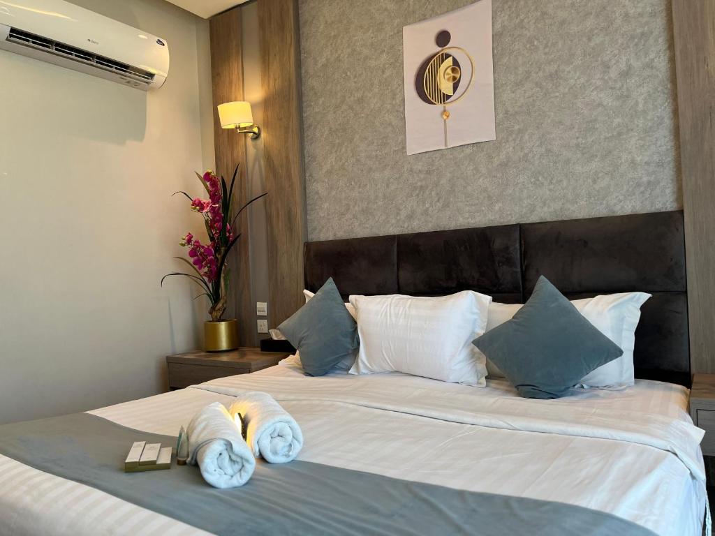 LIAN PARK HOTEL