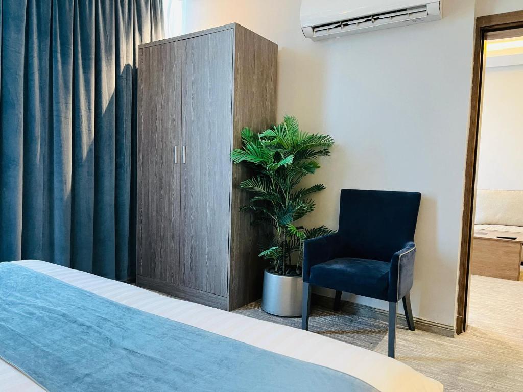 LIAN PARK HOTEL