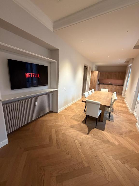 Gae Aulenti Exclusive Suite, 3 bedrooms, 3 bathrooms 130 sqm
