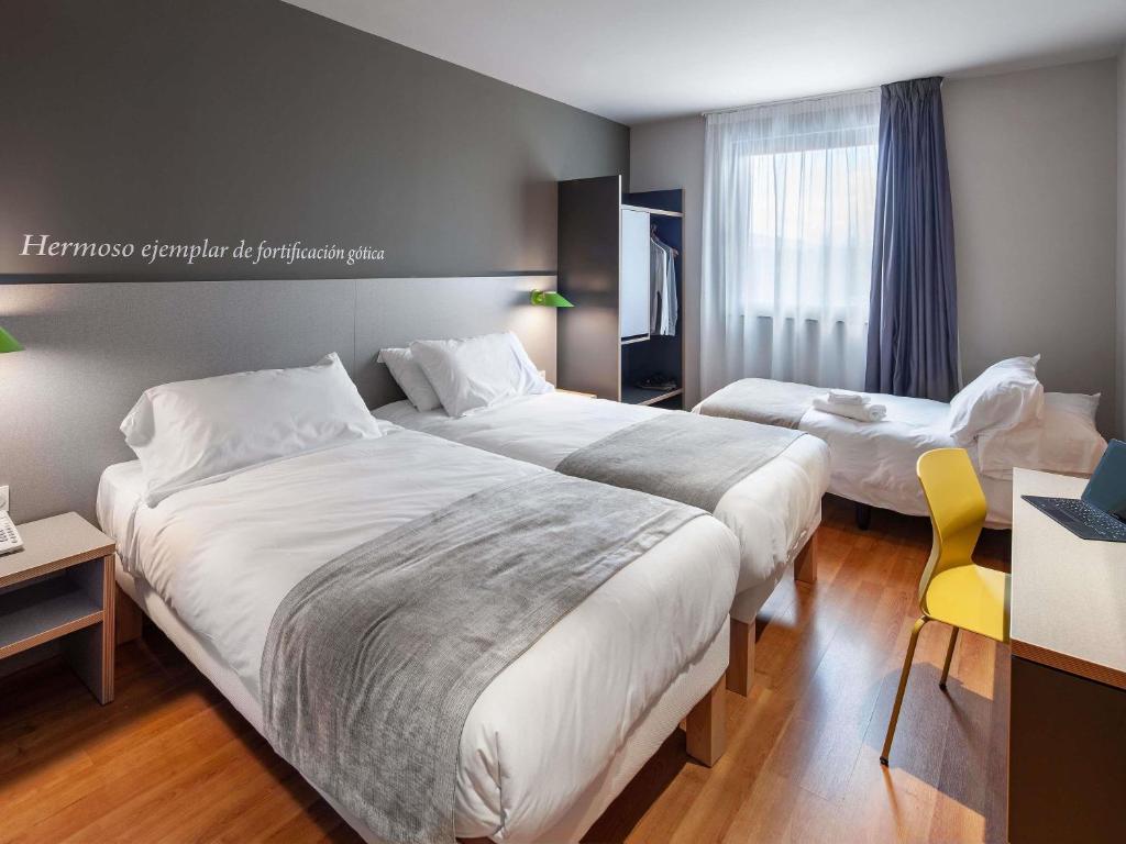 ibis Styles Pamplona Noain - Standard Triple Room