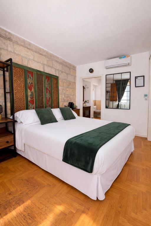 Bari LandLord 71 - Central Rooms - Superior Double Room