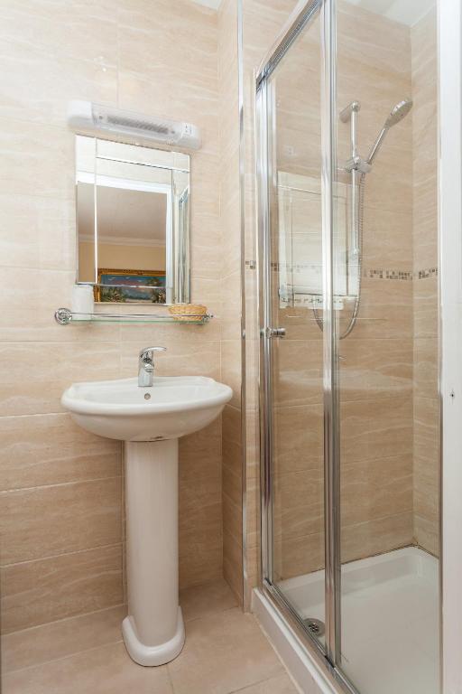 Roseview Alexandra Palace Hotel - Resim 17