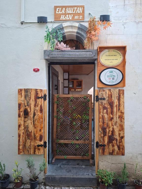 an entrance to a building with an open door at Ela Sultan Han Otel in Gaziantep