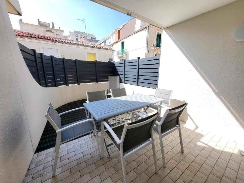 T2 Rénové avec Terrasse à 200m de la Plage, Proche Commerces - Les Sables-d'Olonne