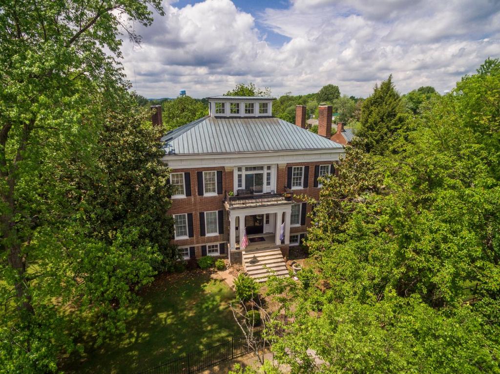 Gallery image of Bourbon Manor Bed & Breakfast Inn in Bardstown