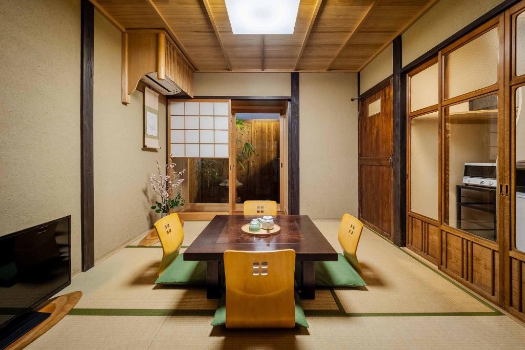 Nadeshiko Shirakawa Machiya House