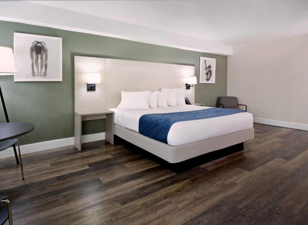 Avanti Palms Resort And Conference Center - 