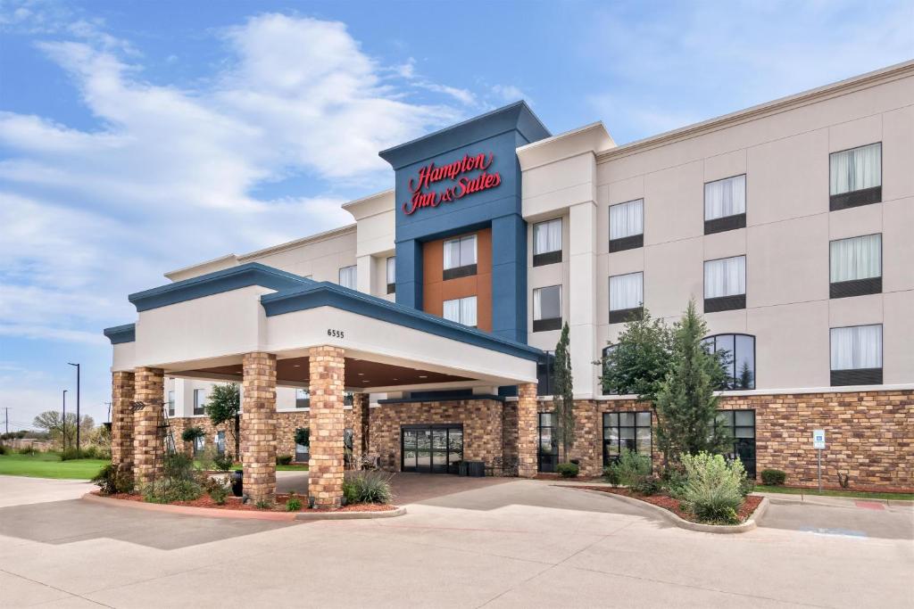 Hampton Inn & Suites Fort Worth/Forest Hill photo