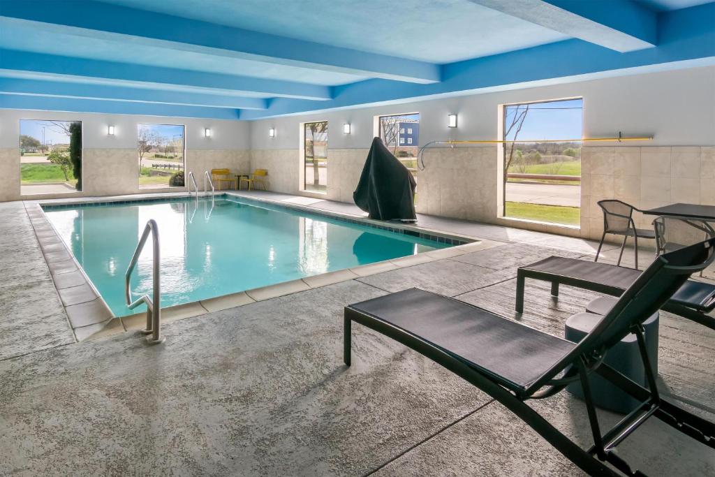 Hampton Inn & Suites Fort Worth/Forest Hill photo