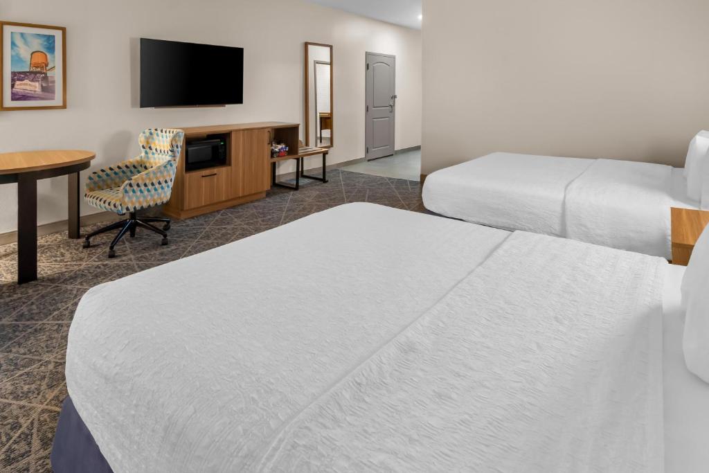 Hampton Inn & Suites Fort Worth/Forest Hill photo