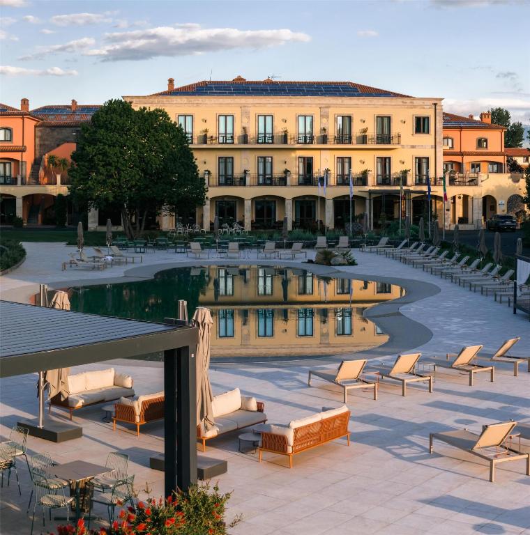Picciolo Etna Golf Resort & Spa, Curio Collection by Hilton photo
