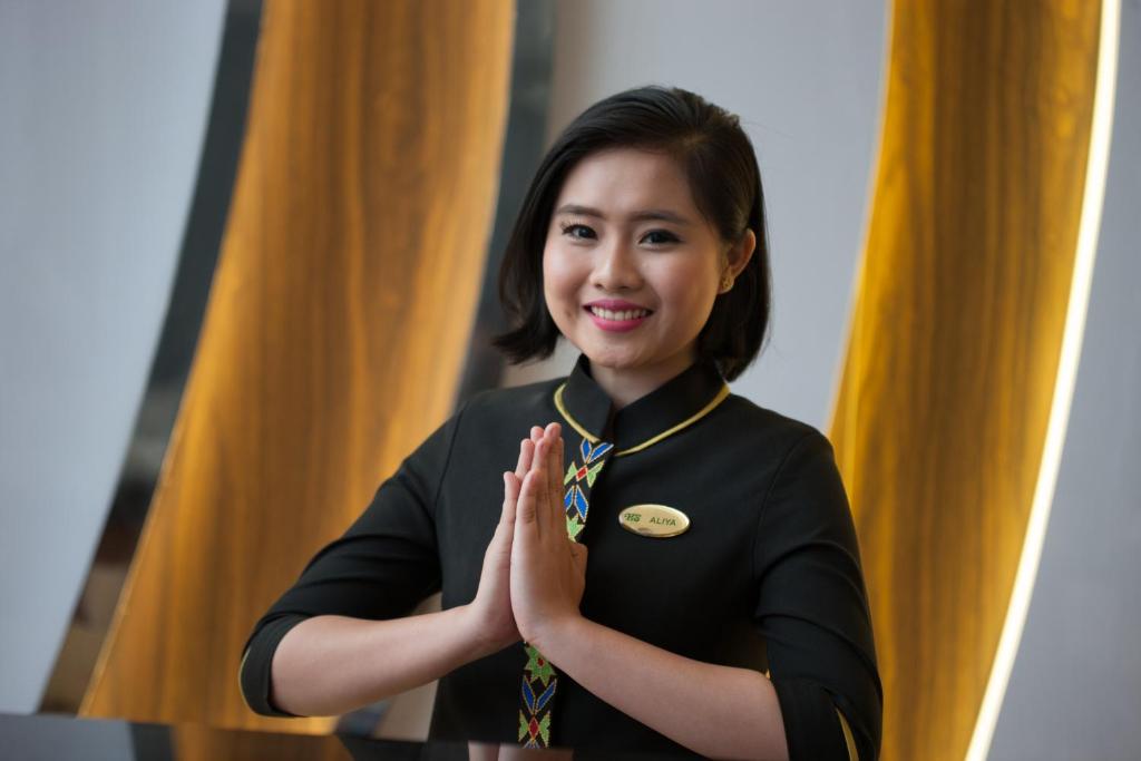 Členové personálu v ubytování Hotel Santika Radial Palembang