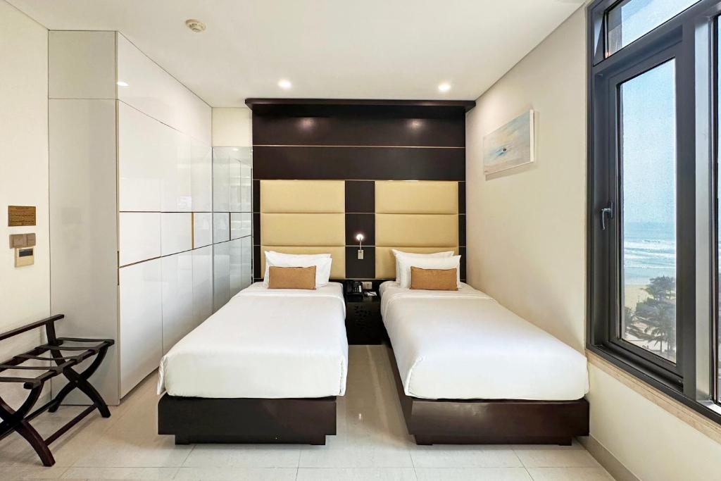 Deluxe Twin Room with Partial Ocean View - High Tea included