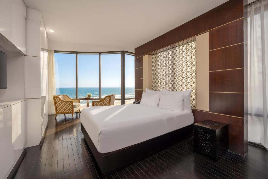 Junior Suite Beachfront - High Tea included