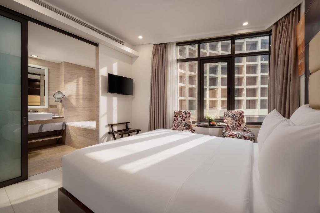 Senior Deluxe Double Room - High Tea included