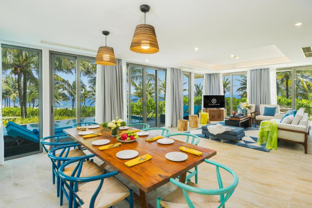 Five-Bedroom Beach Front Villa with private pool