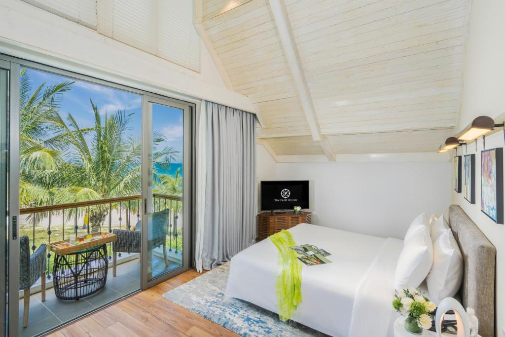 Five-Bedroom Beach Front Villa with private pool