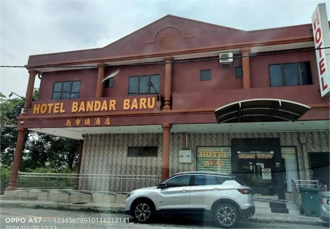 a car parked in front of a hotel banquet barrow at Hotel Bandar Baru Menglembu in Ipoh