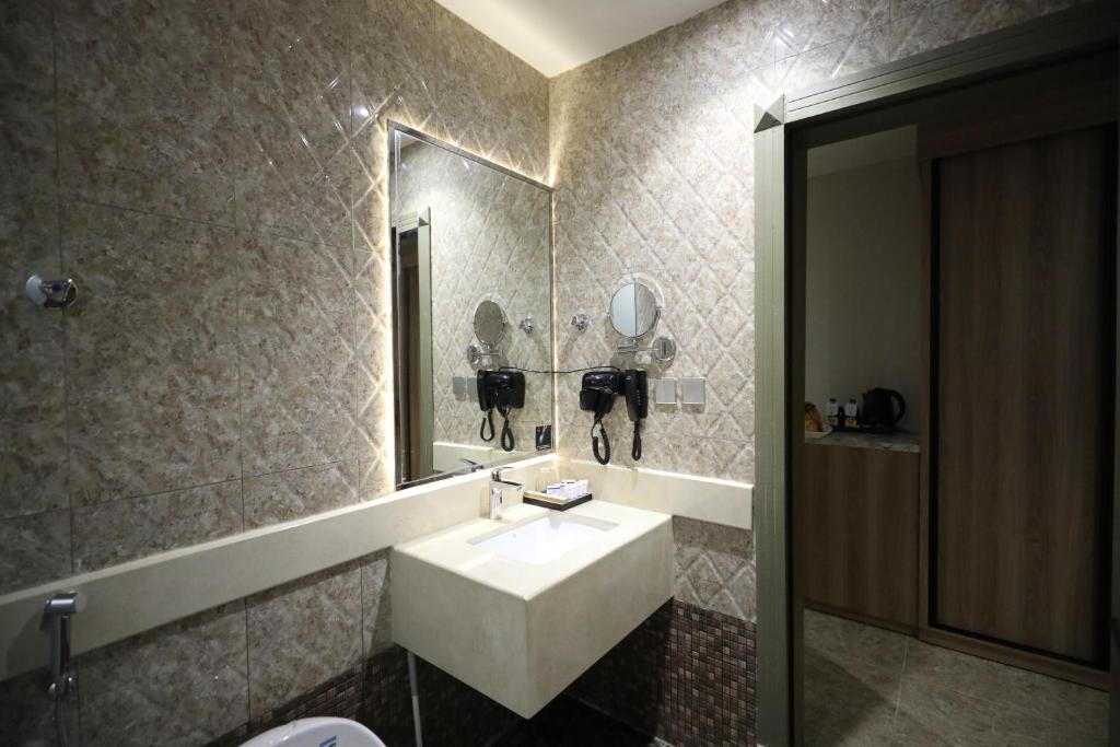 جناح مفردة مع بإطلالة WITH TWO BEDS AND PANORAMIC - NON