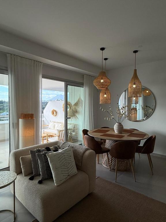 Cancelada Estepona - Modern 3-bedroom apartment with great views