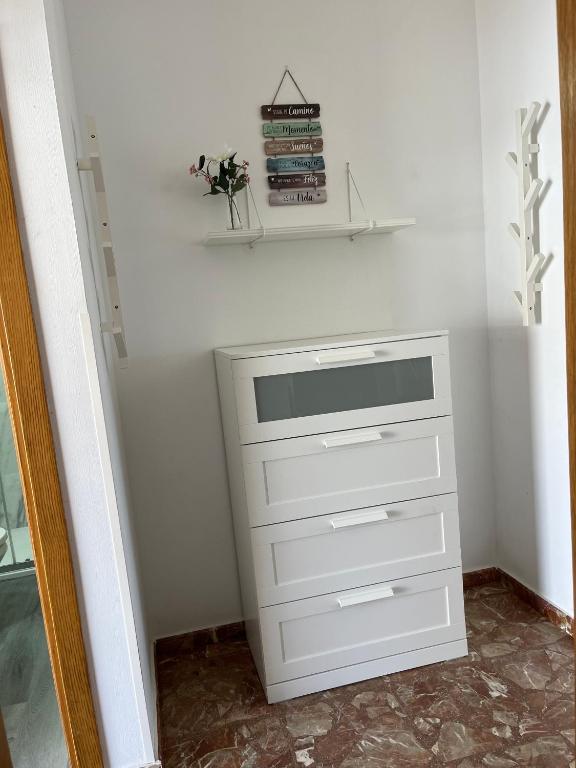 Apartamento de 2 dormitorios con terraza y vistas al mar