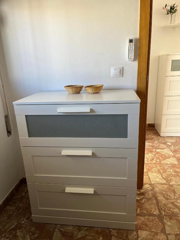 Apartamento de 2 dormitorios con terraza y vistas al mar