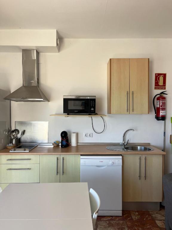Apartamento de 2 dormitorios con terraza y vistas al mar